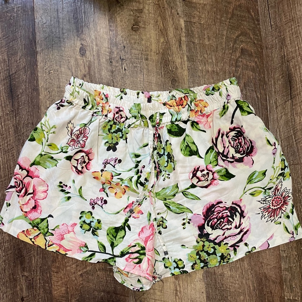 Angie White Floral Flowy Cloth Shorts